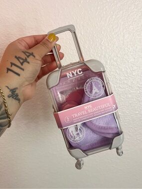 Underground NYC Travel Beautiful Bath & Body Set - Purple